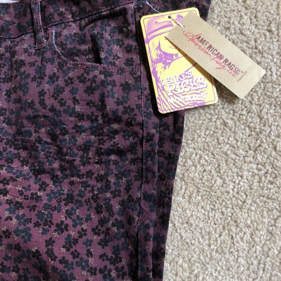 🔥(2/$20) NWT skinny jeans - Picture 4 of 4